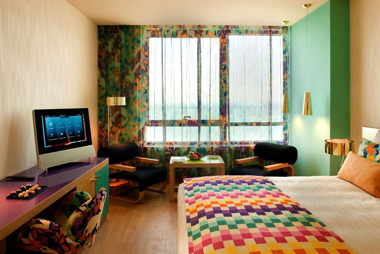 Symphony Style Hotel Kuwait Salmiya Luaran gambar A room at the hotel