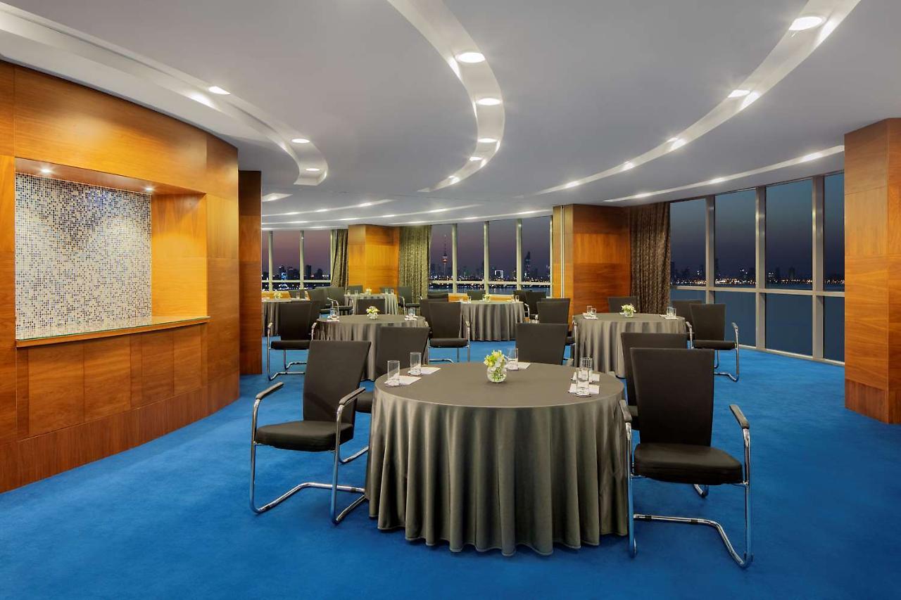 Symphony Style Hotel Kuwait Salmiya Luaran gambar Meeting room