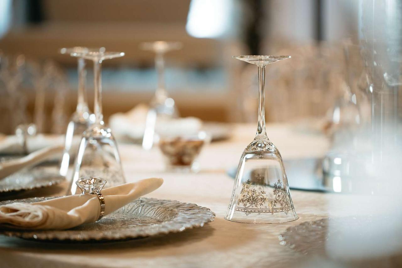 Symphony Style Hotel Kuwait Salmiya Luaran gambar Wine glasses