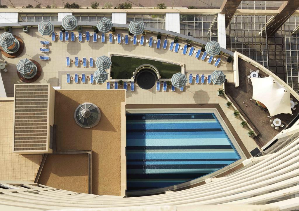 Symphony Style Hotel Kuwait Salmiya Luaran gambar The pool at the 2012 London Paralympics
