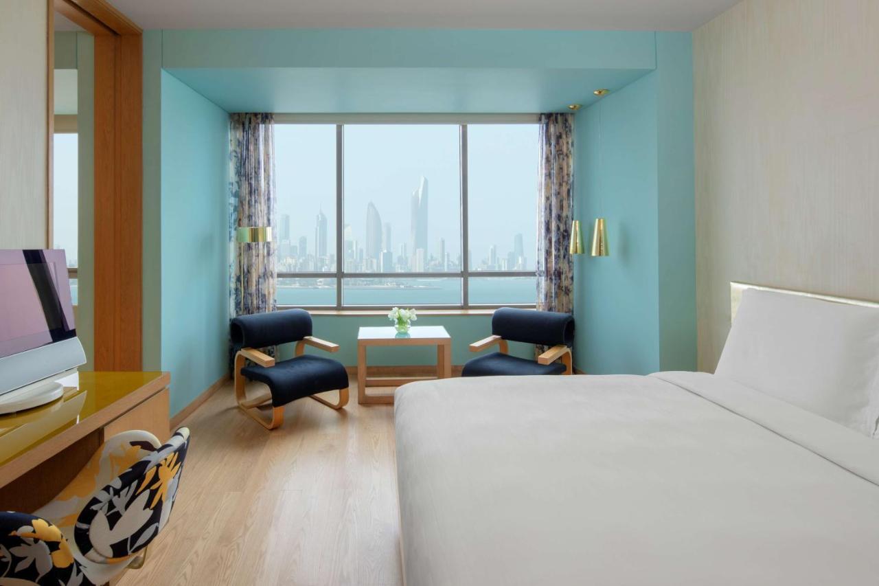 Symphony Style Hotel Kuwait Salmiya Luaran gambar A room at the hotel