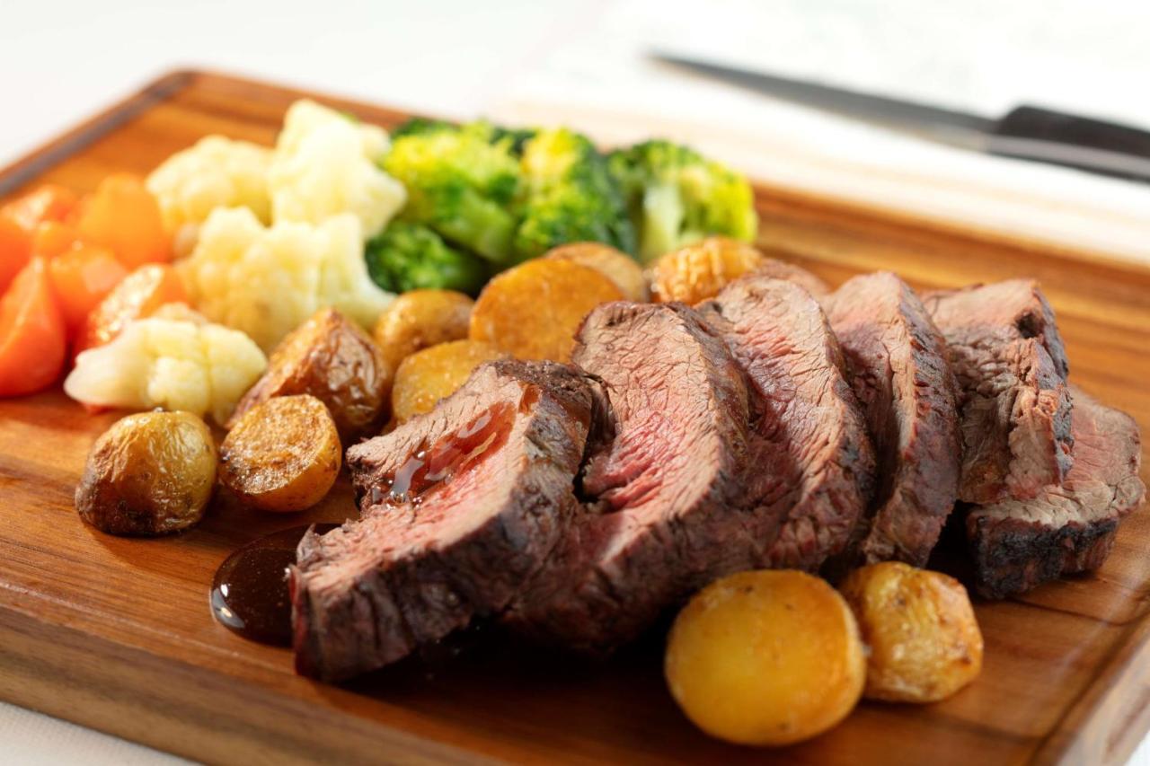 Symphony Style Hotel Kuwait Salmiya Luaran gambar A roast