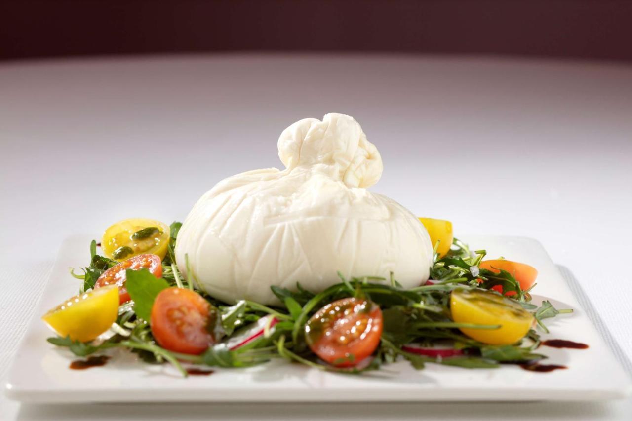 Symphony Style Hotel Kuwait Salmiya Luaran gambar Buratta